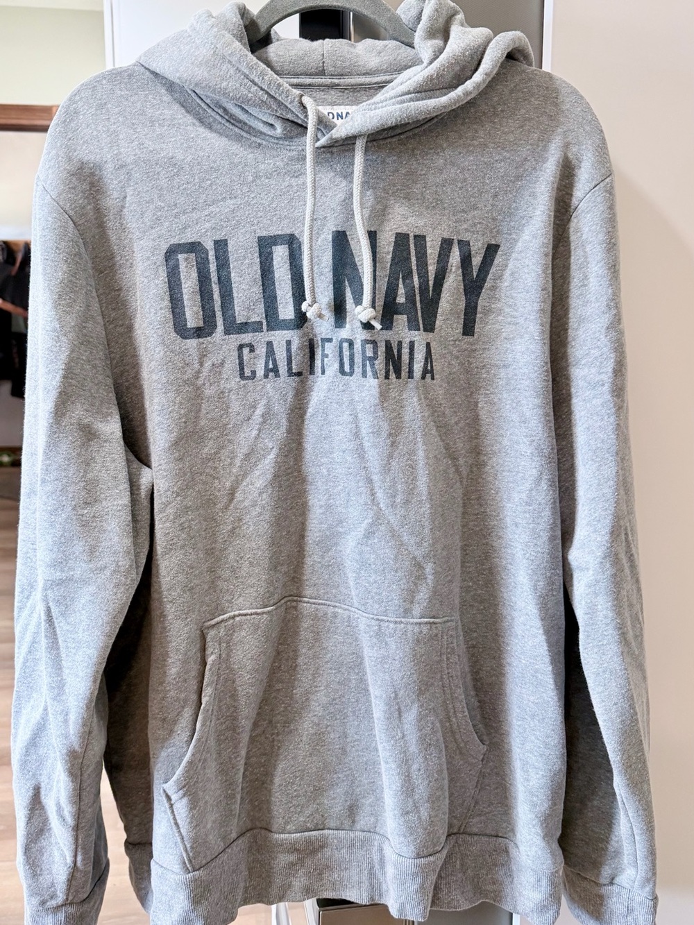 Old Navy Light Gray 'Old Navy California' Pullover Hoodie - Men